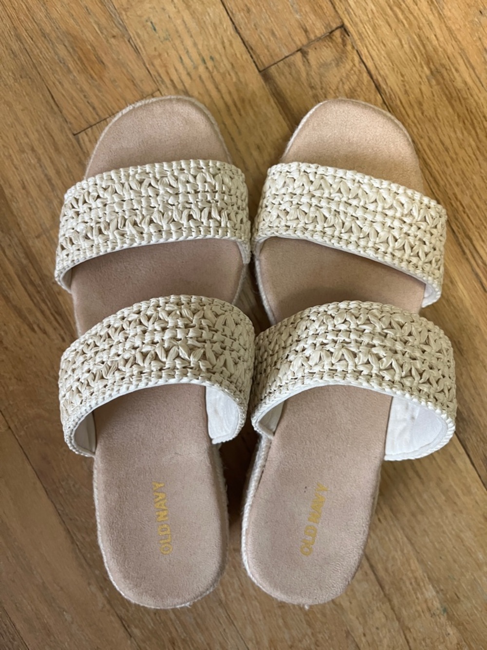 Old Navy Cream Braided Platform Slide Sandals - Picture 3 of 6